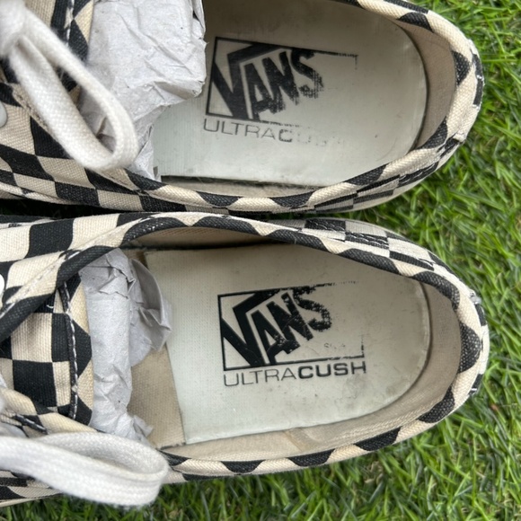 Perfectly broken-in Vans - Picture 5 of 7